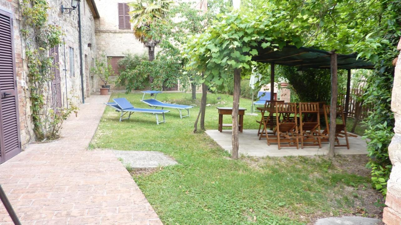 Agriturismo Bellavista Radicondoli ภายนอก รูปภาพ
